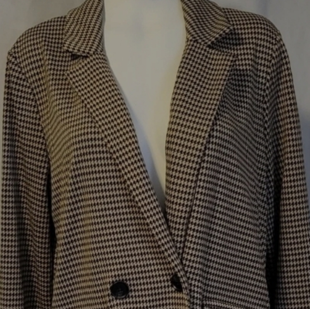 Elegant Houndstooth Women's Blazer - Picture 3 of 7